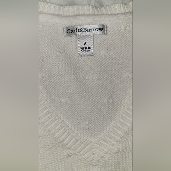 Croft & Barrow small white sweater - Picture 2 of 5